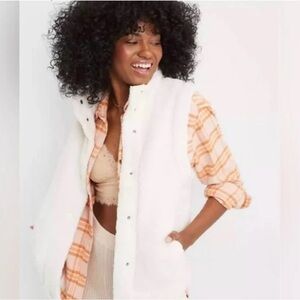 Aerie sherpa vest
